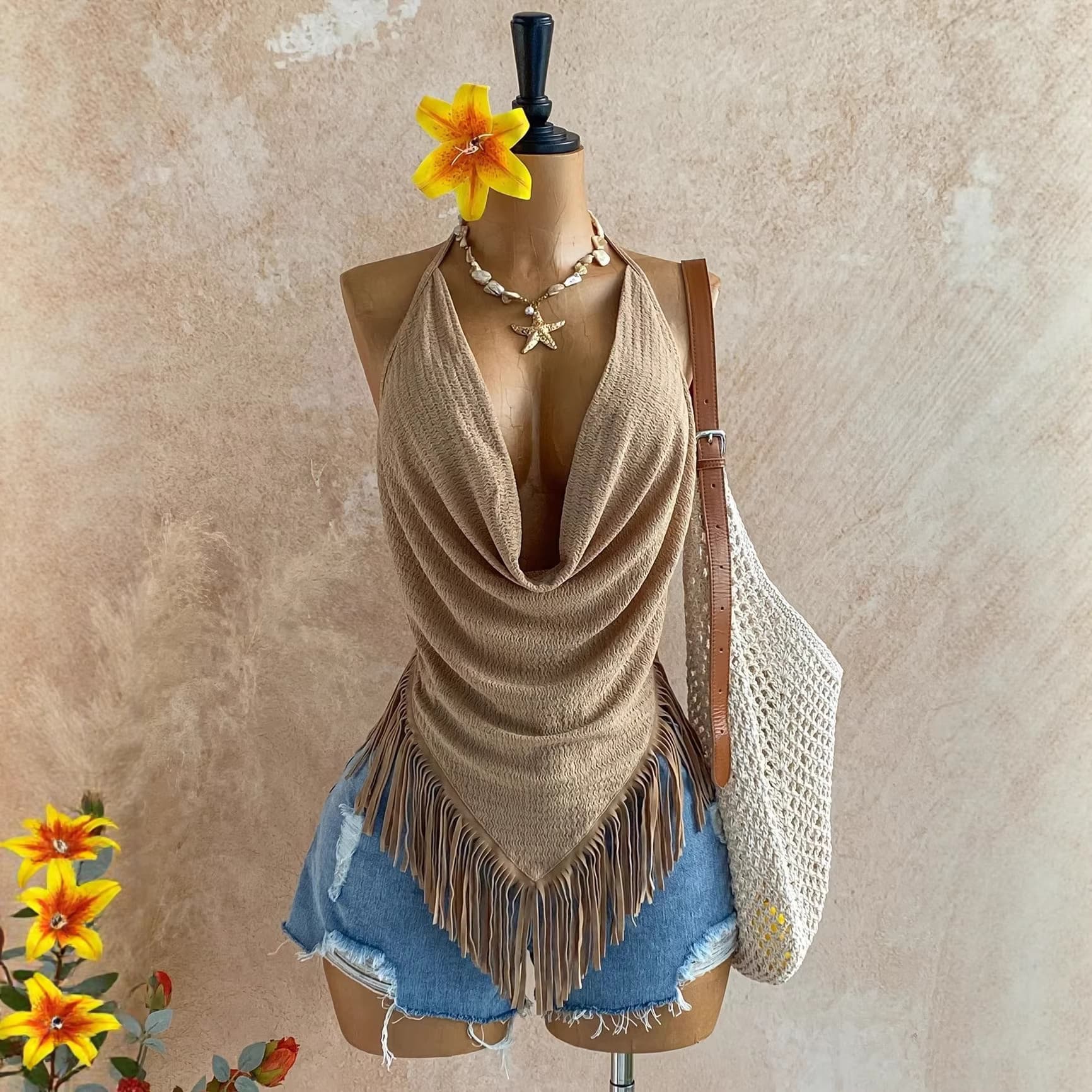 Top halter kaki à boucles métal